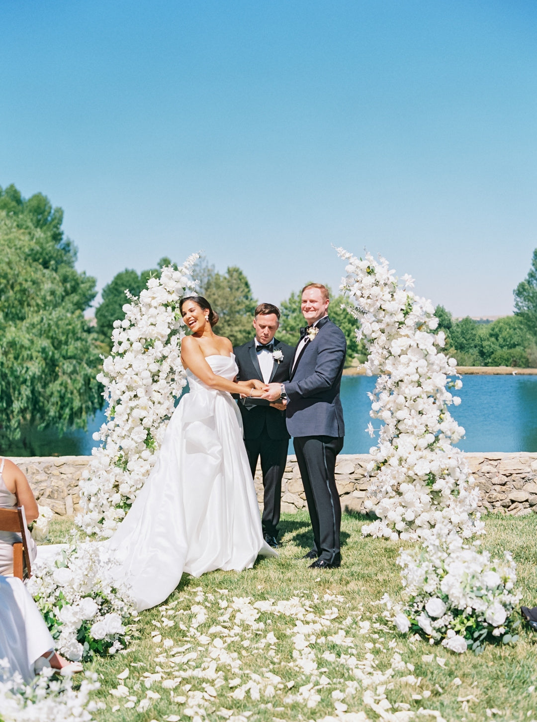 Why Choose Artificial Flowers for Your Wedding?